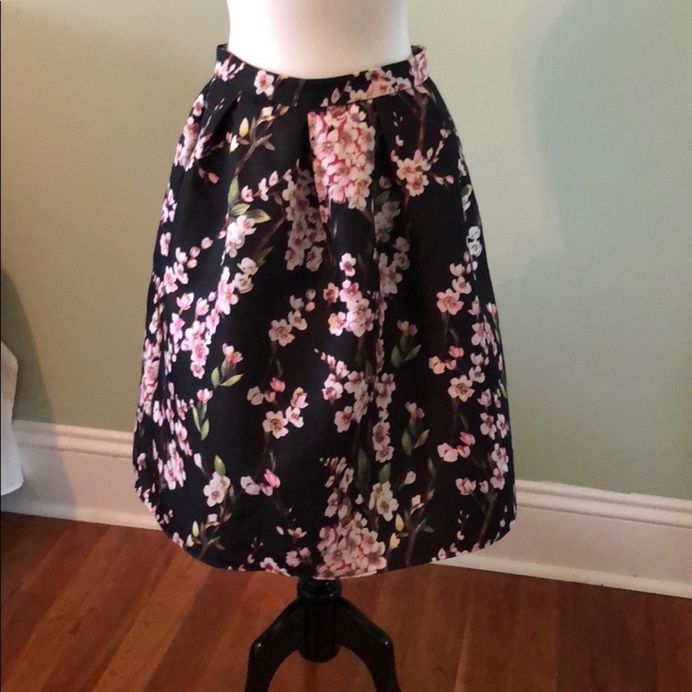 Francesca’s Alya floral midi skirt